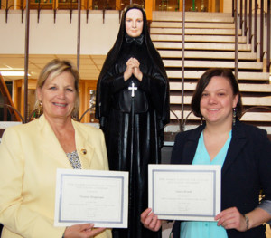 Yvonne and Laura - Picture with Certificates cr